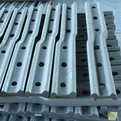 132RE 136 AREMA Fishplate Rail Joint Forging Casting With 6 Holes And Bolts