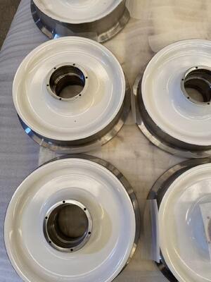 Schwere Eisenbahnhäufchen aus Stahl, die für industrielle Schienenverkehrssysteme eine höhere Haltbarkeit und Tragfähigkeit bieten